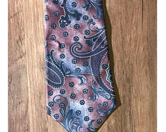 Vintage Savile Row Paisley Necktie Tie Made in USA Burgundy Black 56 x 4