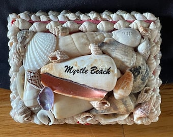 Caja de baratijas de conchas de Myrtle Beach vintage, caja de recuerdos para joyas, hecha en Filipinas.
