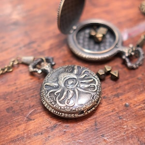 Pocket Watch Case + Mini Metal Dice Set of 7 | Brass Colour | 3 Pattern Options | Tabletop Board Game Gift