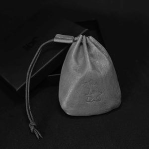 Saco de dados cinza de couro artesanal adequado para 3 conjuntos de dados para jogo de cartas de tabuleiro