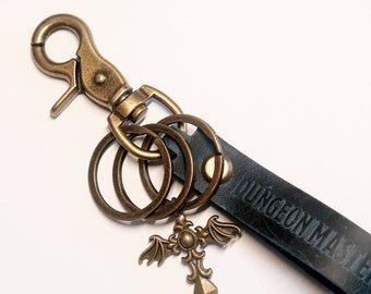 Personalized key rings with D&D themes, Handmade leather key ring, Personalized colors and accessories, Unique customized gift, Keychain