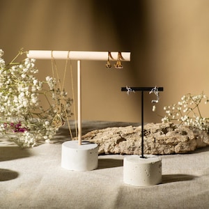 Handmade Concrete Jewelry Stand – Necklace & Earring Display, Jewelry Organizer with Wood/Metal, Minimal Stand for Shop Windows
