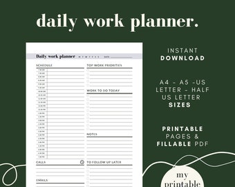 Può includere: Un planner di lavoro giornaliero stampabile in bianco e nero con sfondo grigio. Il planner include sezioni per l'orario, le principali priorità di lavoro, il lavoro da svolgere oggi, le note, le chiamate, le e-mail e il follow-up. Il planner è disponibile nei formati A4, A5, Letter US e Half Letter US.