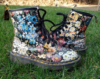 Dr. Martens VTG 90"s Floral Combat boot