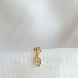 Lisa gold piercing / earring with zircon pendant Étoiles bijoux