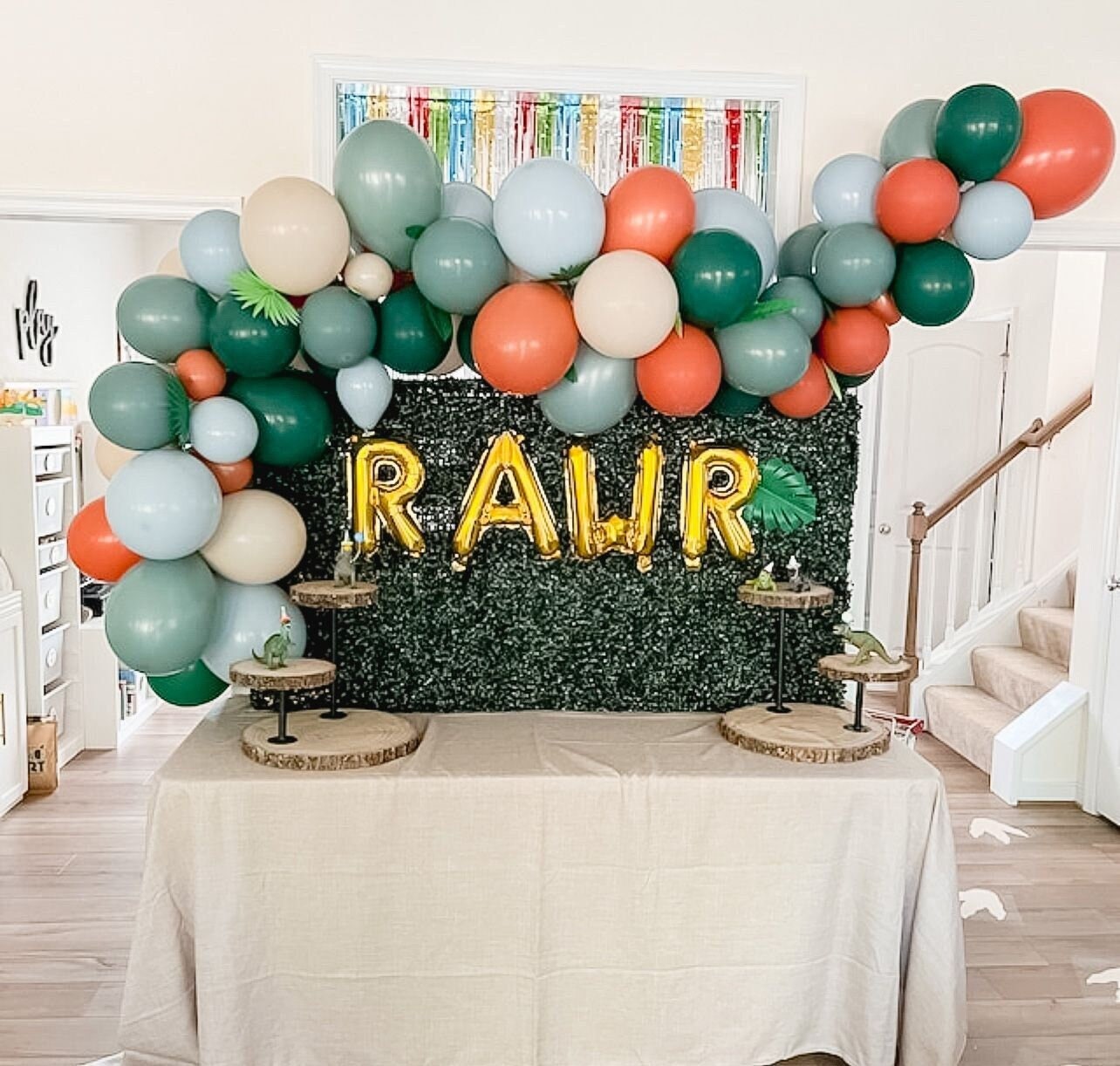 Zestaw girlandy balonowej Rawr Dinosaur DIY | Łuk balonowy Three Rex | Dekoracja imprezy w kształcie dinozaura | Impreza w tematyce dinozaura | Impreza z 1. urodzinami | Wild One