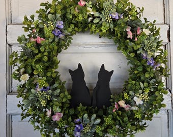 Corona de bruja verde natural con gato y par de gatos negros • Adorno celestial para puerta principal • Decoración bohemia botánica cottagecore • Regalo para amantes de los gatos