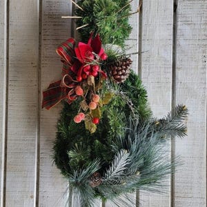 Christmas Cat Holiday Season Door Hanger w/ Tartan Plaid Ribbon, Pinecone and Red Berries • Artificial Kitty Winter Wreath • Cat Lovers Gift
