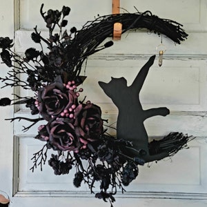 Cat Moon Wreath Witchy Hag Crescent Moon Wreath w/ Crystal • Gothic Celestial Door Hanger • Halloween Lunar Decor • Kitty Lover Gift