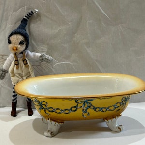 Dollhouse Porcelain Footed Bathtub Decor