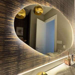 Moderner Touch-LED-Spiegel - 3 Farboptionen, einstellbares Licht und Anti-Fog