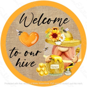 Welkom bij onze bijenkorf rond hardboard sublimatie PNG-ontwerp, bijen, kabouter, honing, imker, huis, cadeau, housewarming, SublimationElation