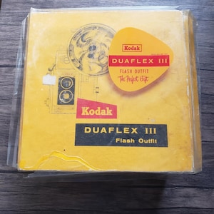 Vintage Kodak Duaflex III Camera with Original Box, Flash Attachment & Bulb – 1950s Photography Collectible