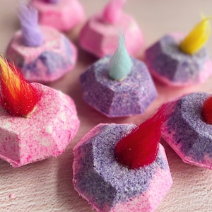Troll Gem Bath Bomb - Toy Inside!