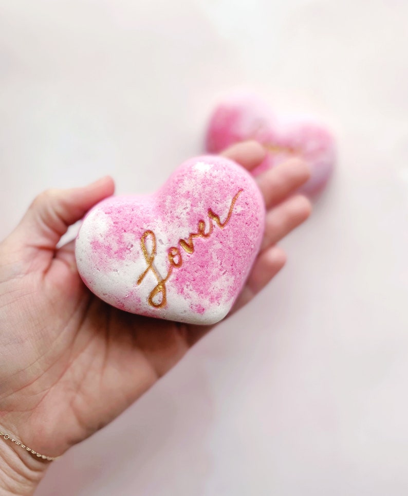 Lover Heart Bath Bomb image 4