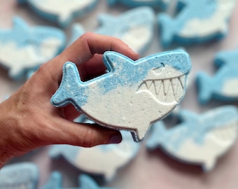 Shark Bath Bomb - with hidden toy!