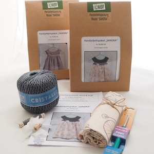 Handarbeitspackung Kinderkleid Modell &quot;Sandra&quot; - Größe 92 - 104