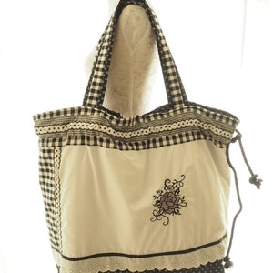 Grand sac cabas cousu main à motifs noir et blanc