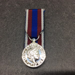 Queen&#39;s Platinum Jubilee Miniature Medal 2022