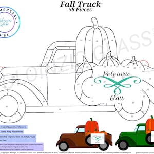 Może przedstawiać: Czarno-biała ilustracja liniowa jesiennego ciężarowego z dyniami w skrzyni ładunkowej. Ciężarówka składa się z 58 ponumerowanych części. Obraz zawiera tekst "Fall Truck" i "Poloinzio Glass".