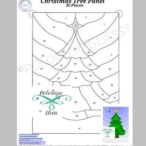 Puede incluir: Un dibujo en blanco y negro de un árbol de Navidad con 36 secciones numeradas. La imagen es un patrón de vitral para un panel de árbol de Navidad.