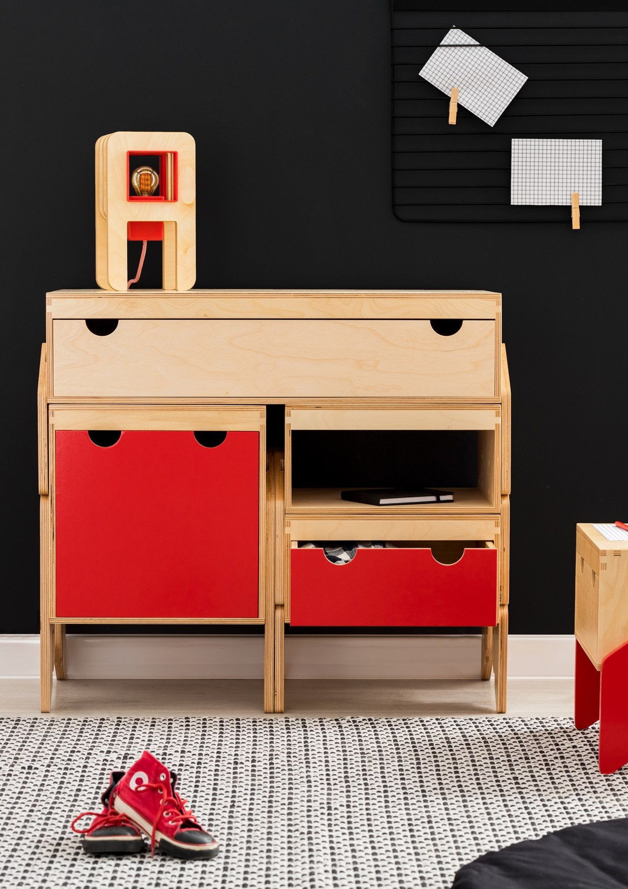 Capucine le meuble de rangement Montessori en bois pour enfant
