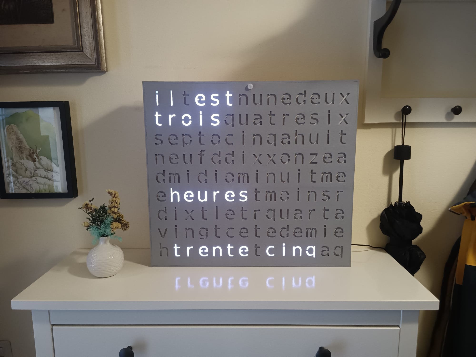 WordClock Jupiter - Orologio Da Parete A LED Con Parole In Inglese, 50x40 Cm, Controllo App, 16 Milioni Di Colori