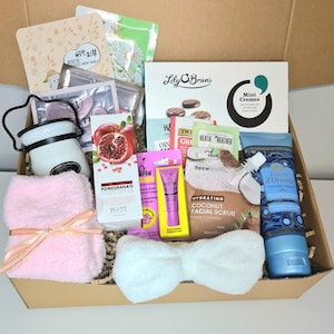 Unique Birthday Self Care Box, Luxury Birthday Gift Box for Her, Birthday Pamper Hamper, Womens Birthday Gift for Best Friend, Care Package