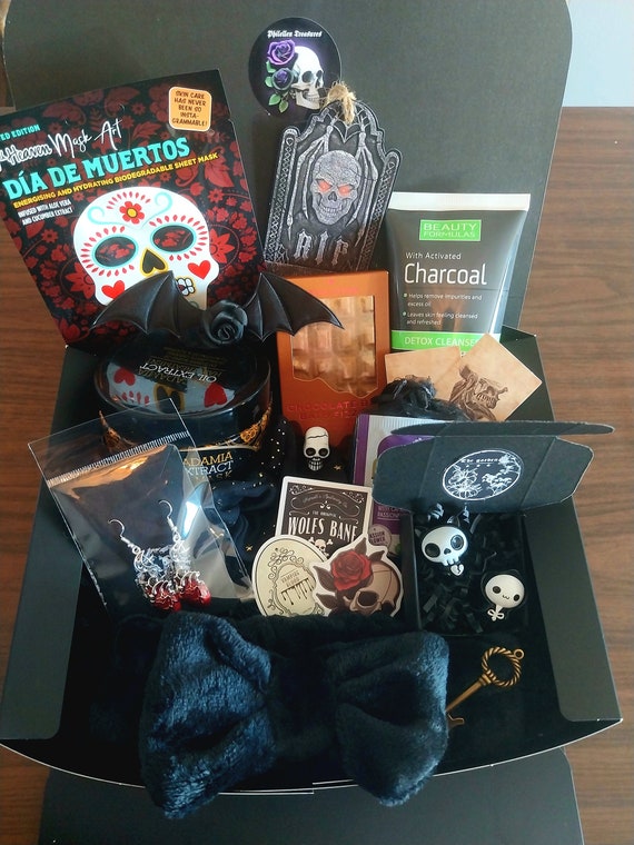 Spooky Halloween Boo Box, Goth Girl Mystery Box, Witchy Woman Gifts, Horror  Gift Box, Self Care Package for Her, Gothic Gifts, Alternative 