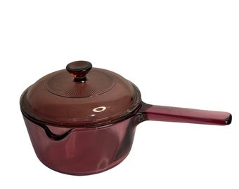 VTG Corning Ware Visions Saucepan Cranberry Purple Glass Ribbed Lid Spout Pot