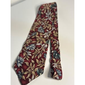 VTG 90s Van-Heusen 417 Silk Tie 4&quot; Burgundy Floral Leaf Pattern Men Necktie READ