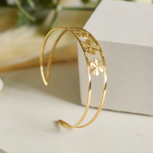 Louis Vuitton, resin armband met gouden logo - Unique Designer Pieces