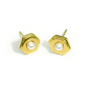 Set of 3 Gold Tone Earrings Featuring Butterfly and Flower Studs -  Approximately 0.2-0.5 L, 261581