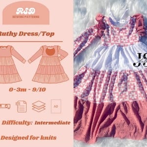 Könnte beinhalten: Ein langärmeliges Kleid mit einem rosa-weißen karierten Blumenmuster am Oberteil und in der mittleren Stufe, einem einfarbig weißen Oberteil und einer unteren Stufe aus rosa Lochstickerei. Das Bild enthält den Text RSD Sewing Patterns.