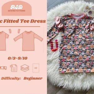 Puede incluir: Un vestido tipo camiseta de manga larga con un estampado floral de rosas rosas y naranjas sobre rayas horizontales negras y blancas. El vestido tiene hombros con volantes de color rosa sólido y cuello redondo. El texto dice RSD Sewing Patterns Basic Fitted Tee Dress 0/3-9/10 Difficulty: Beginner.