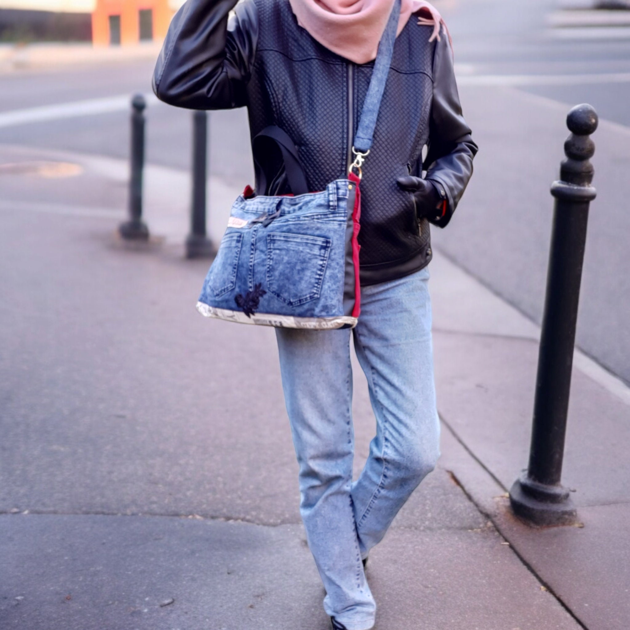 Jeans upcycled crossbody bag with leather, Blue and red denim tote bag with zipper, Multi-pockets jeans carryall recycled shoulder bag