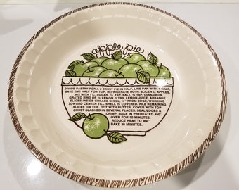 Vintage 1980s apple pie plate, apple pie baking dish pan, green apple design plate, 11 inch plate with apple pie recipe, pie decorative dish