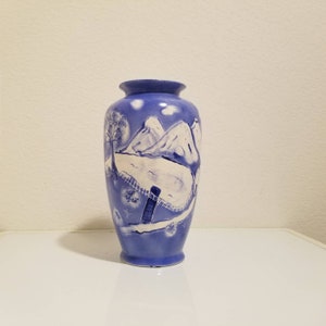 Hand painted Ceramic Blue Vase  Bird Vase, Snow White Mountain Blue Vase, Nature theme Vase, Zen Potter Vase