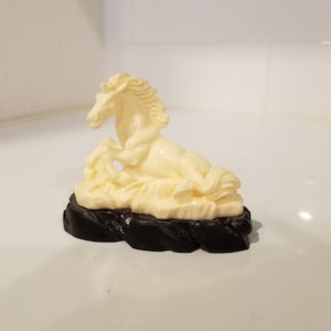 Vintage Horse Paperweight, Small horse display, Horse Figurine, Fine Art Collectibles, Horse collection, Horse ornament, Holidays gift