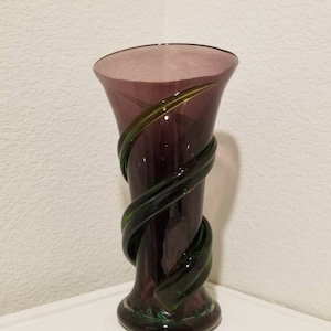 Vintage Amethyst Art Glass Vase with green twisted strand design, Art glass vase, Large Art Glass Purple Vase, Glass 9&quot; Vase, Gift for Her