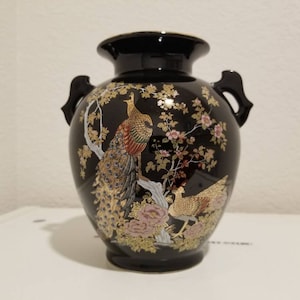 Peacock hand painted black vase, Double handled vase, gold rim, Oriental black porcelain pheasant floral vase 6.3 inch tall, home decor vase