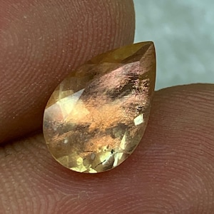 2.25ct Natural Oregon Sunstone, Faceted Top Oregon Sunstone Schiller Effect, Glittering Oregon Sunstone for Jewelry 11.7*7.5*4.6mm  OS-0029