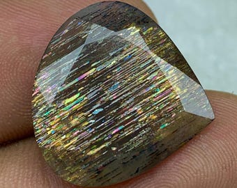 12,9 ct Meteor Shower Lattice Sunstone, Multi-Fires Black Sunstone, Rainbow Lattice Sunstone, Criss-Cross Sunstone 19,6*20,1*6,1 mm LS-0021