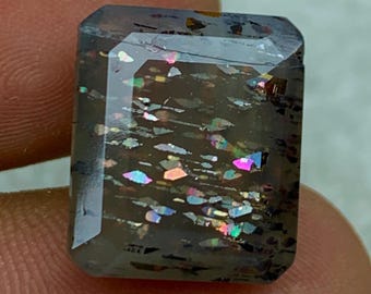 13,15 ct Meerkleurige Vlokken Raster Zonnesteen, Gefacetteerde Raster Zonnesteen, Regenboog Raster Zonnesteen voor Sieraden 15,4*13,2*9,2 mm LS-0042