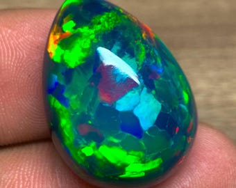 22.45ct ハニカム エチオピア ブラックオパール、マルチファイア
