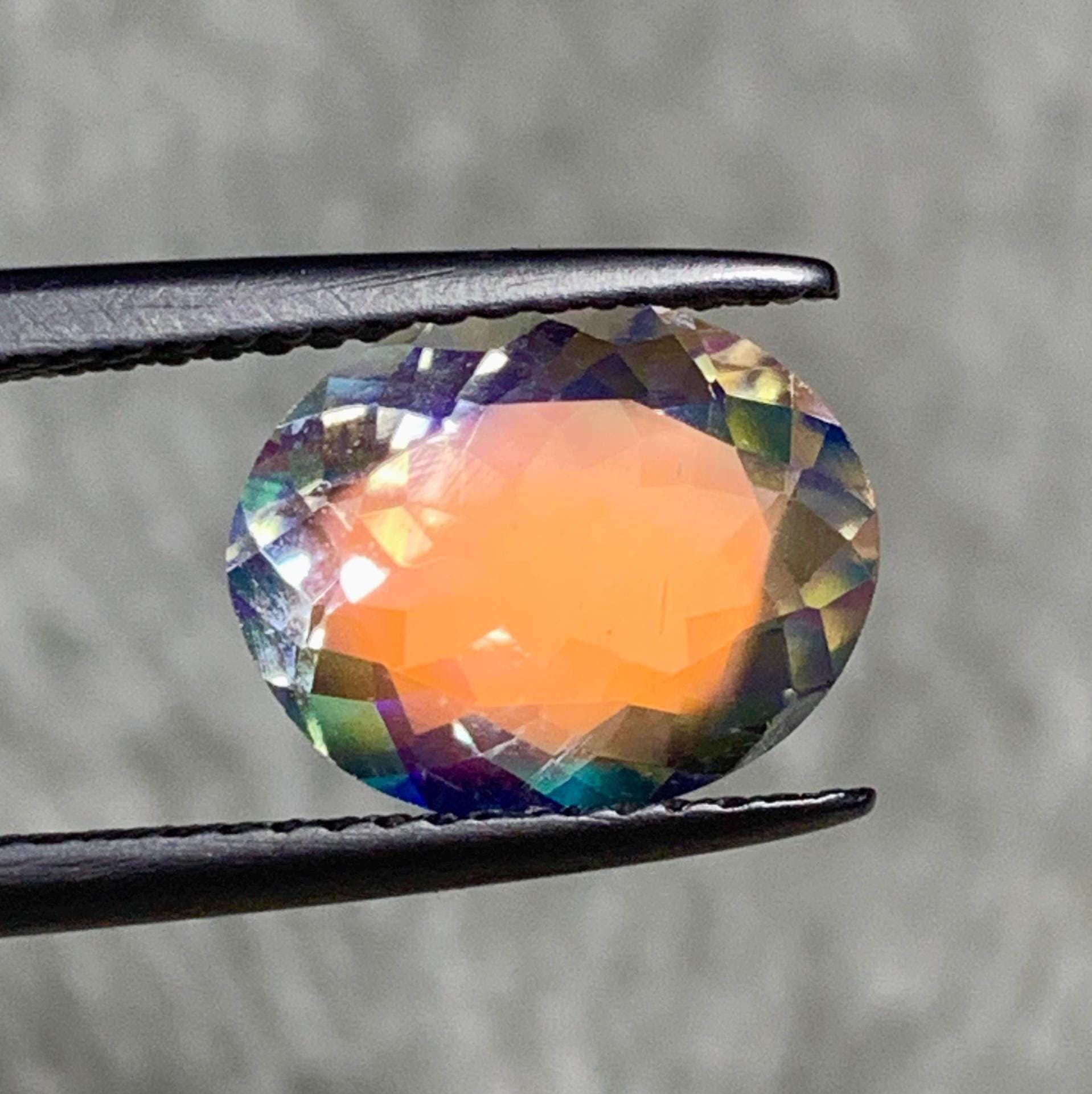 2.4カラットの最高品質マダガスカル産レインボームーンストーン