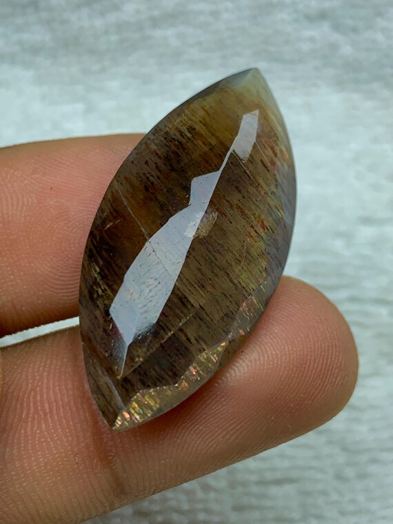 30.2ct Rainbow Lattice Sunstone Faceted, Meteor Shower Rainbow