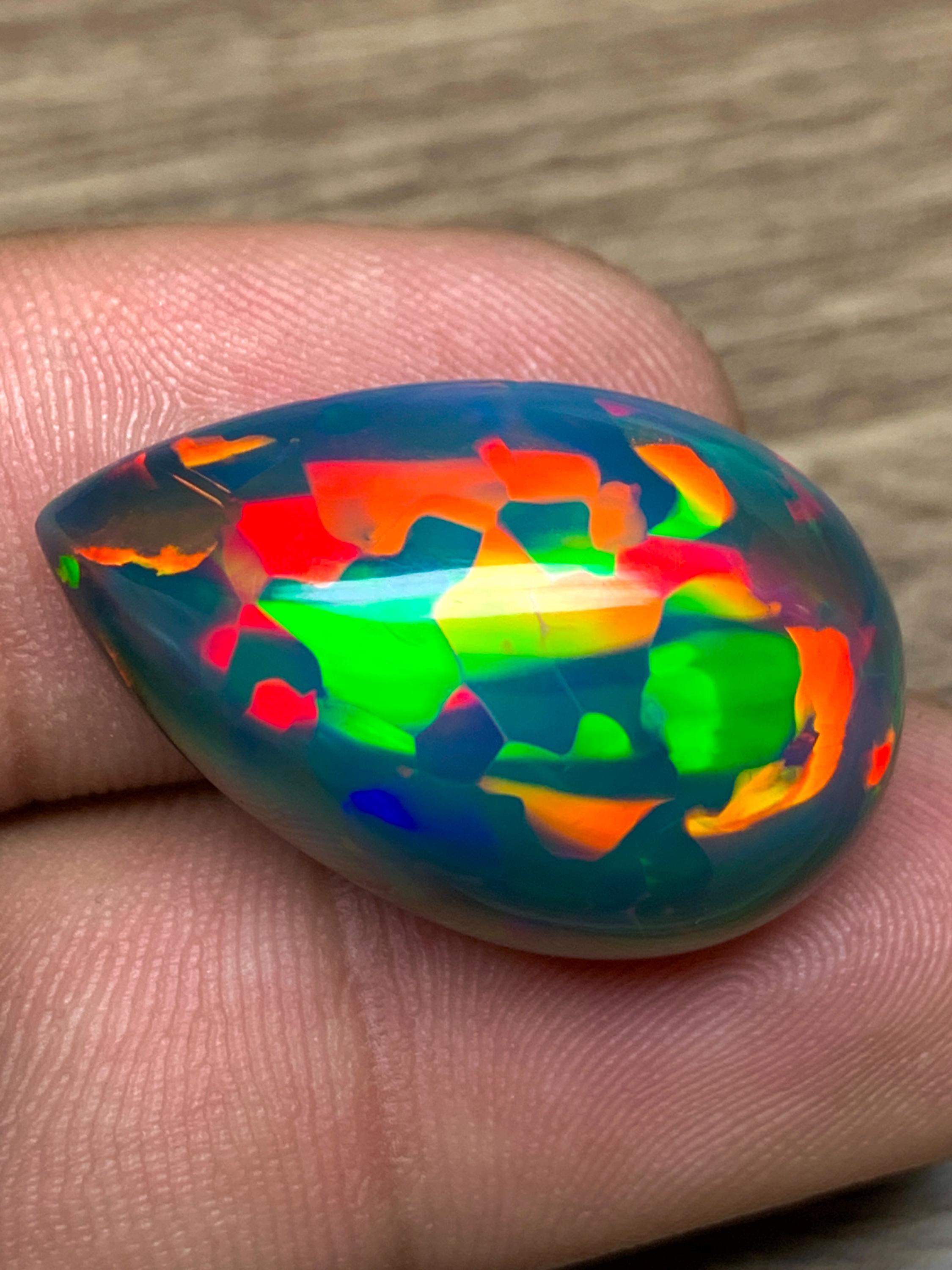 Opale Noire Multicolore D'Éthiopie - 2,40 Carats, Pierre Naturelle, Rare Et Traitée