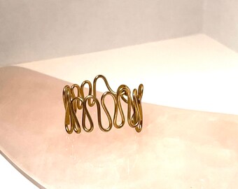 squiggle wire artistic ring