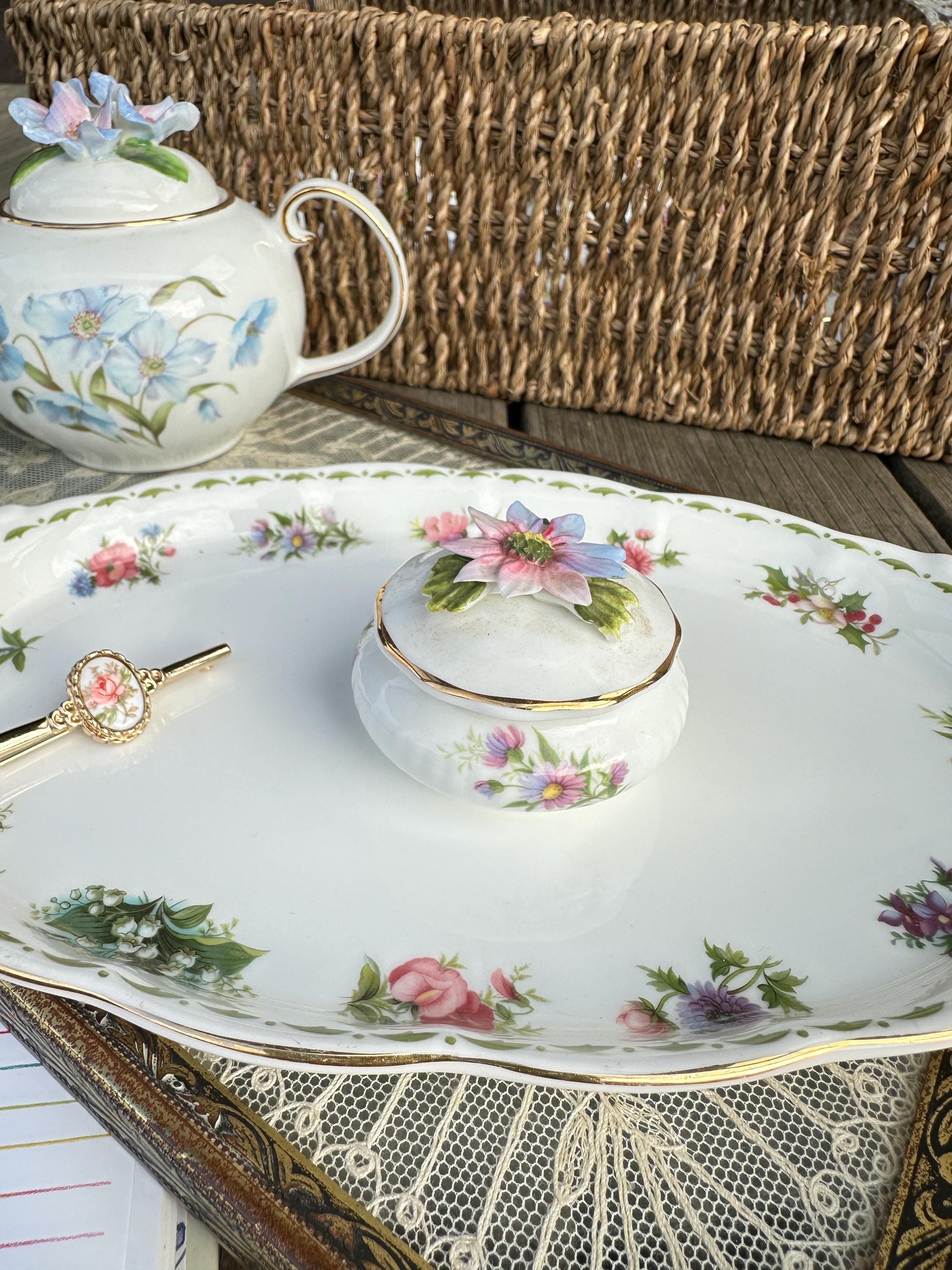 ROYAL ALBERT Flower of the Month Series Trinket Boxes: July